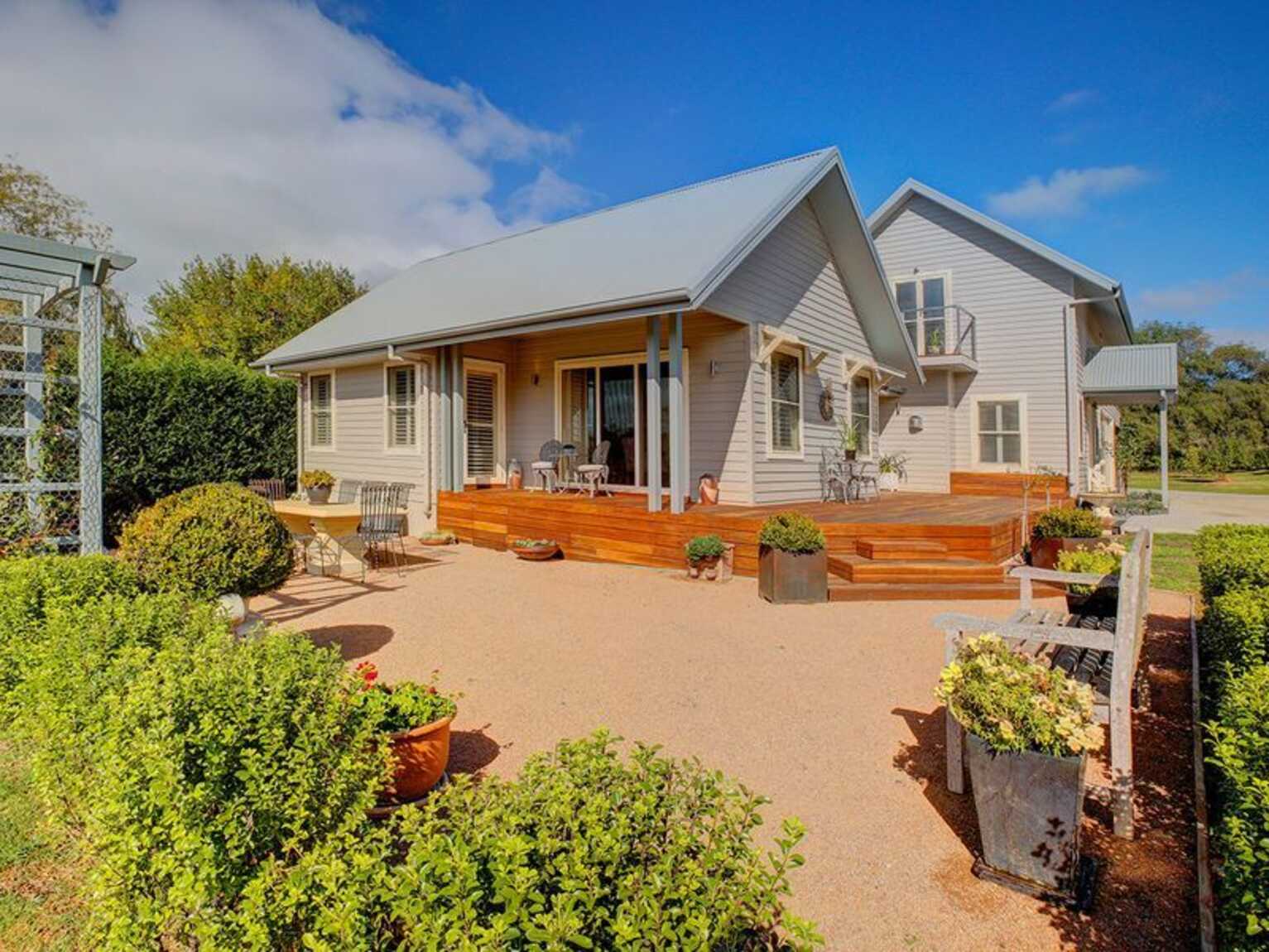 2 Hazelton Drive Moss Vale