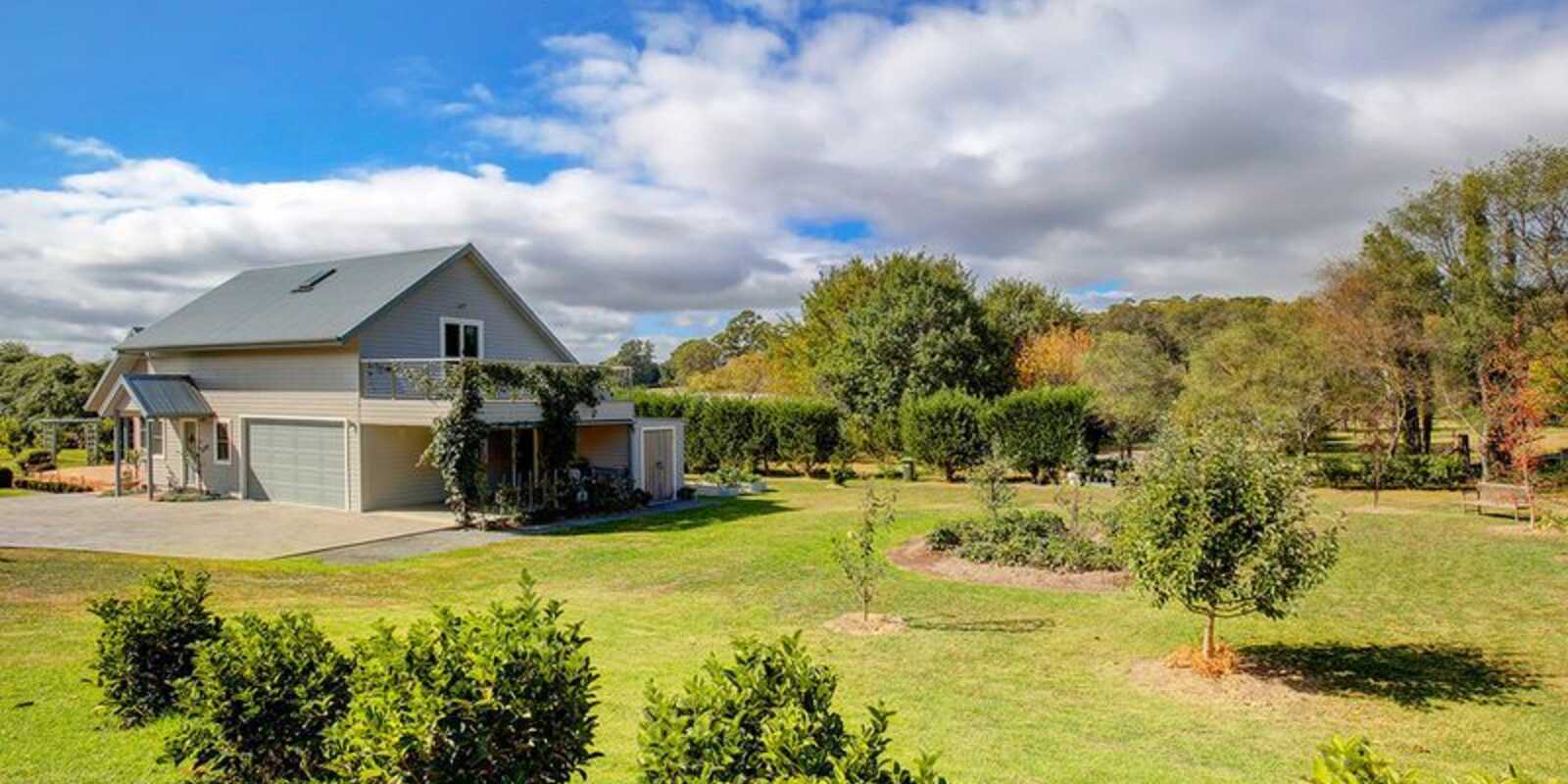 2 Hazelton Drive Moss Vale