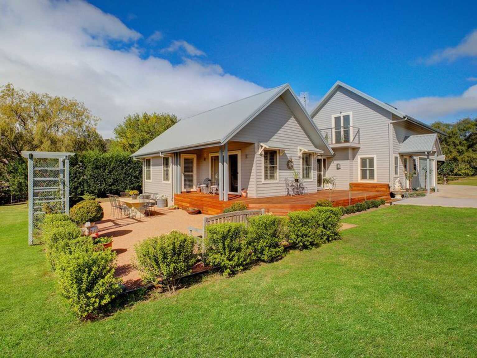 2 Hazelton Drive Moss Vale