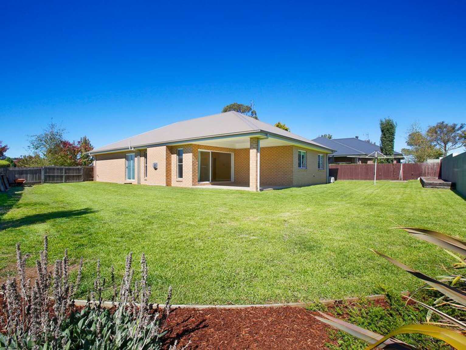 12 Lansdown Place Moss Vale 12 Lansdown Place Moss Vale