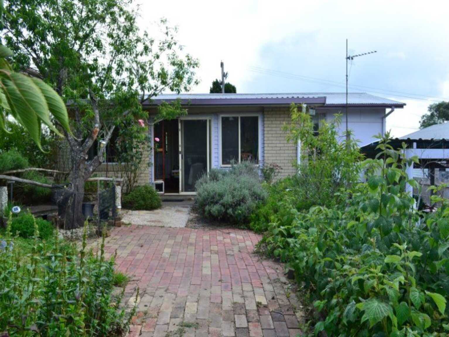 8 Yarrawa Road Moss Vale 8 Yarrawa Road Moss Vale
