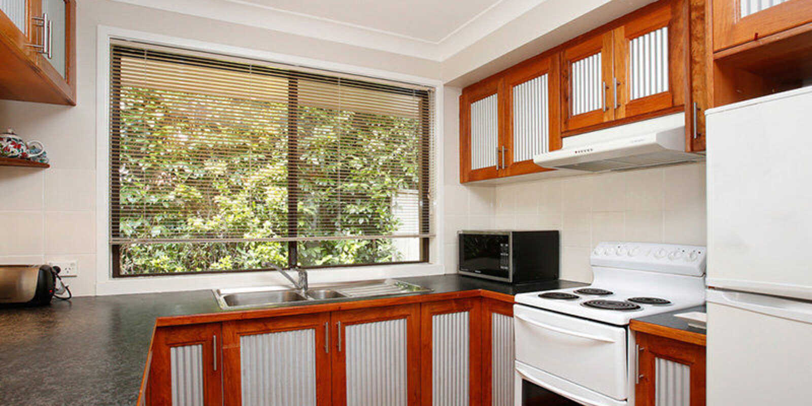 61 Middle Road Exeter 61 Middle Road Exeter