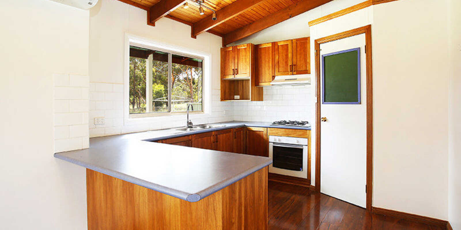 1111 Tugalong Road Canyonleigh