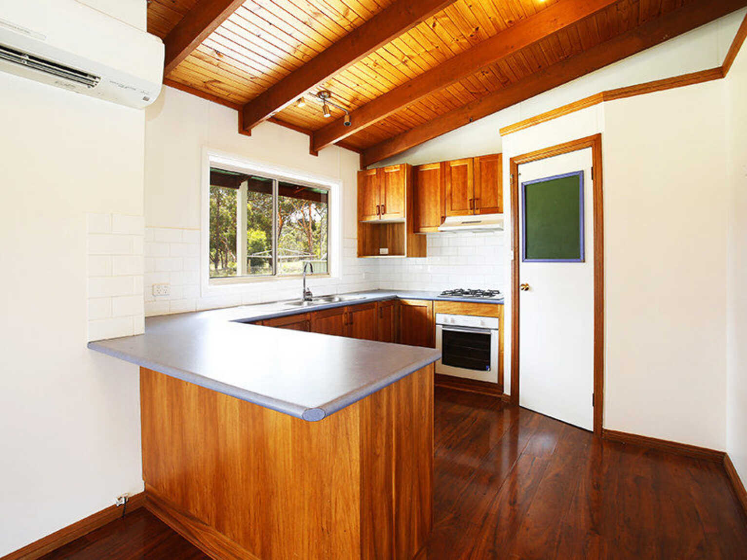 1111 Tugalong Road Canyonleigh