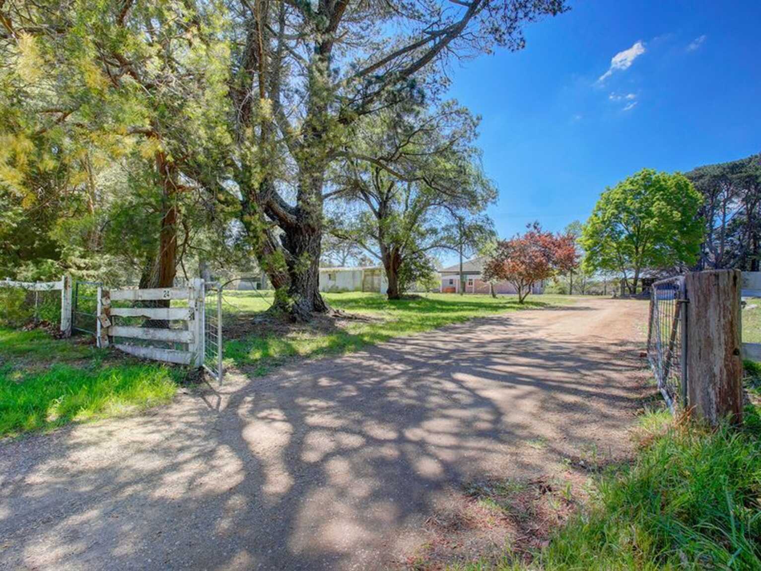24 Shangri La Road Bundanoon