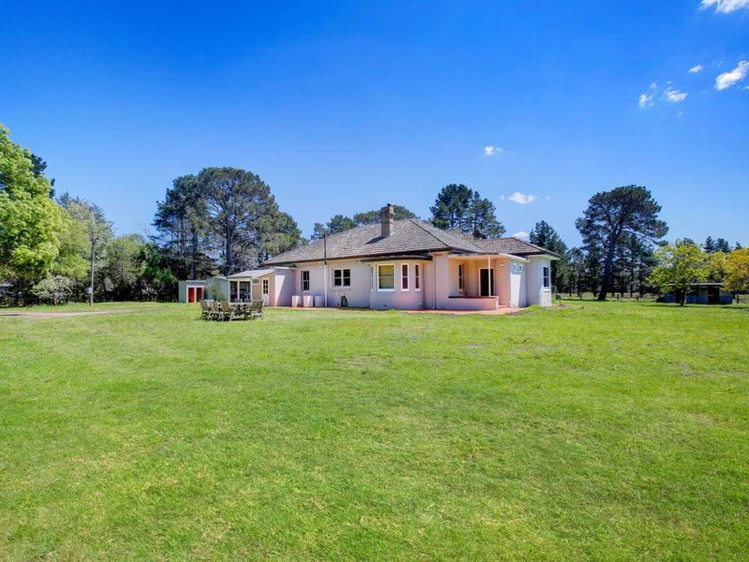 24 Shangri La Road Bundanoon