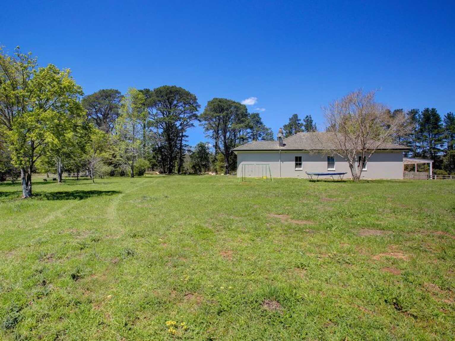 24 Shangri La Road Bundanoon