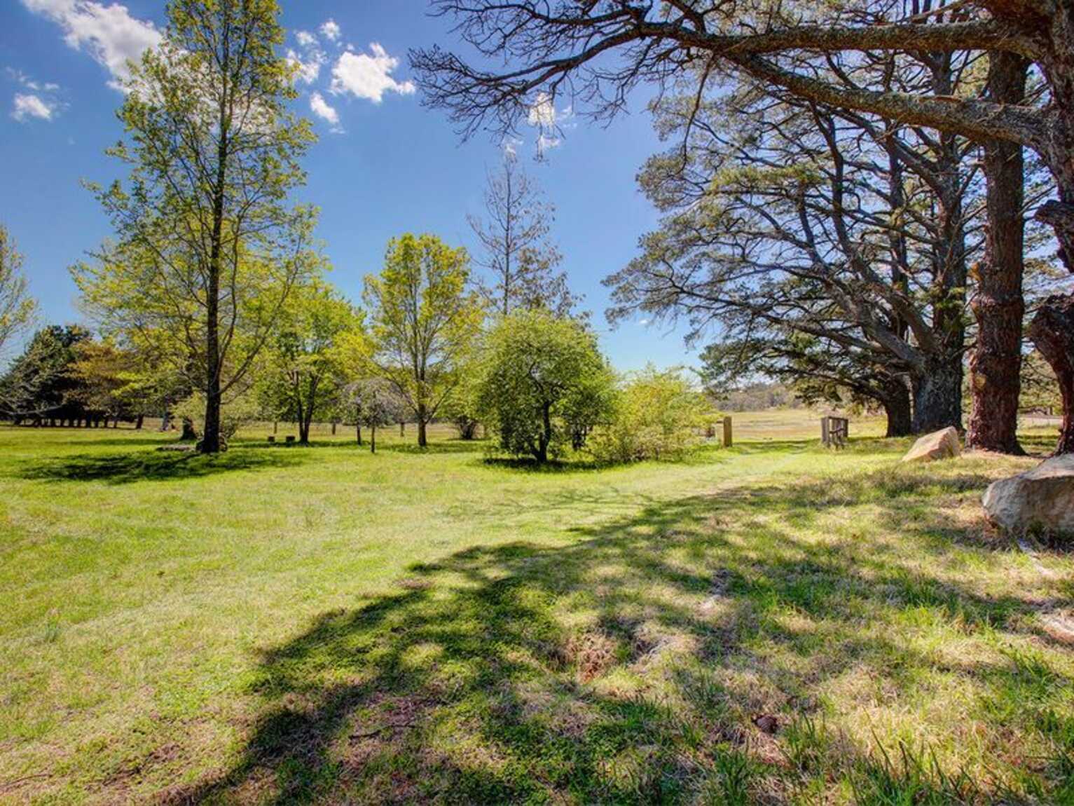 24 Shangri La Road Bundanoon