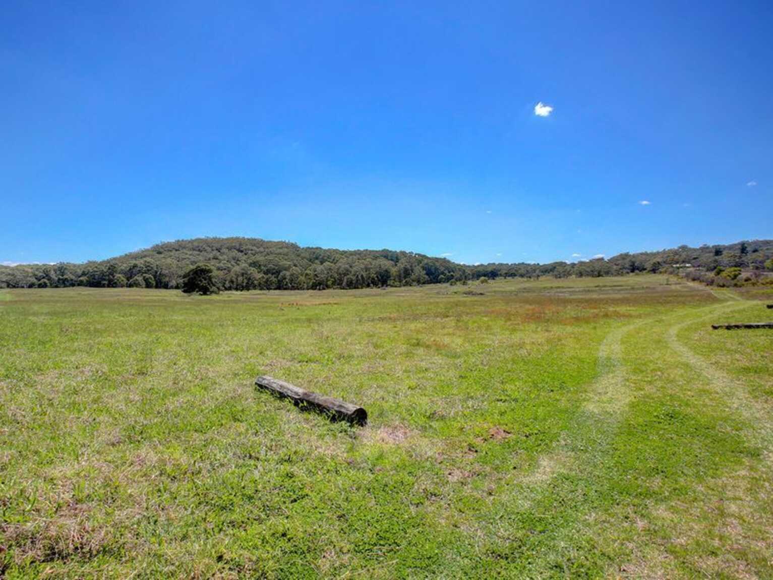 24 Shangri La Road Bundanoon