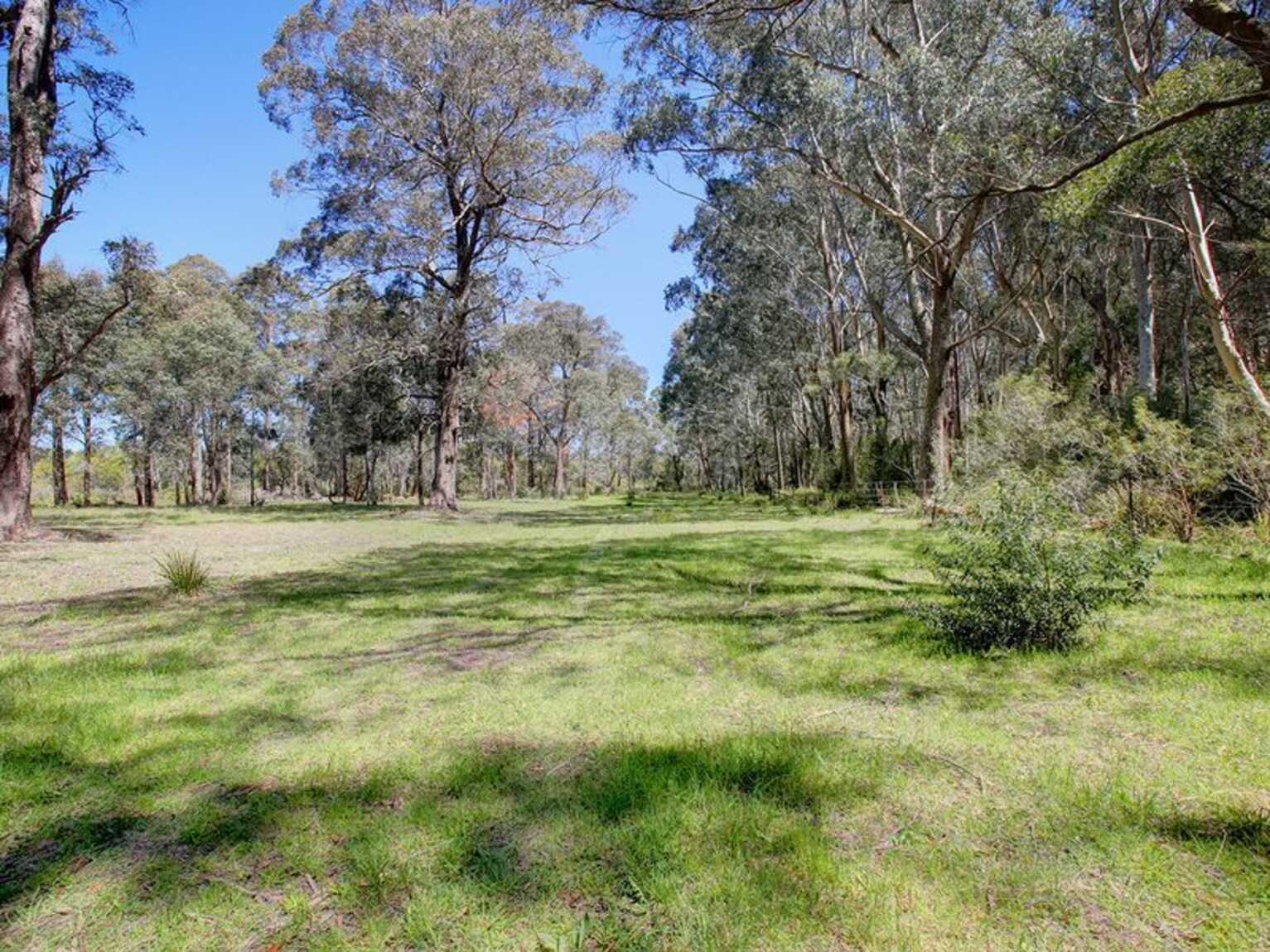 24 Shangri La Road Bundanoon