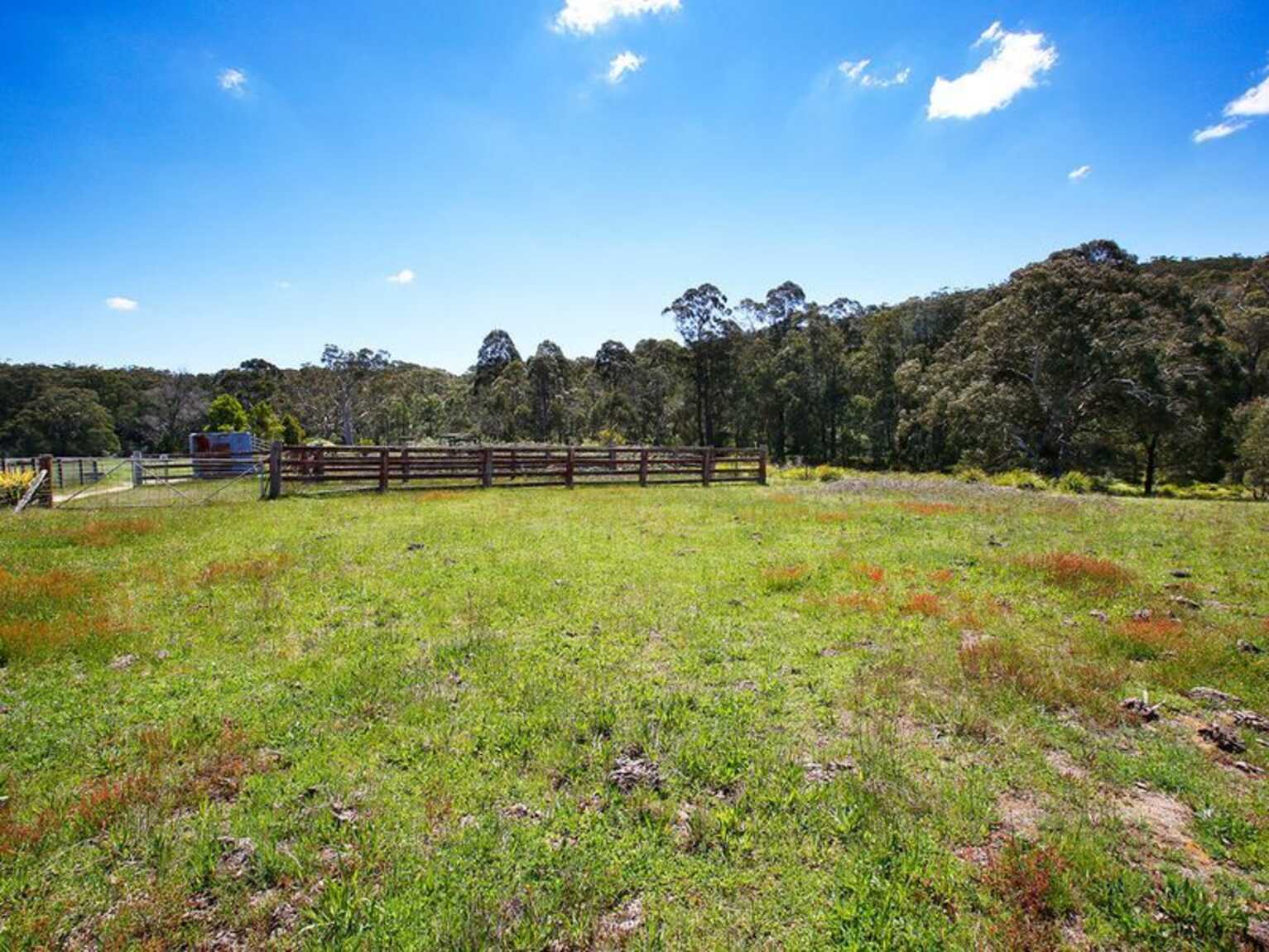 24 Shangri La Road Bundanoon