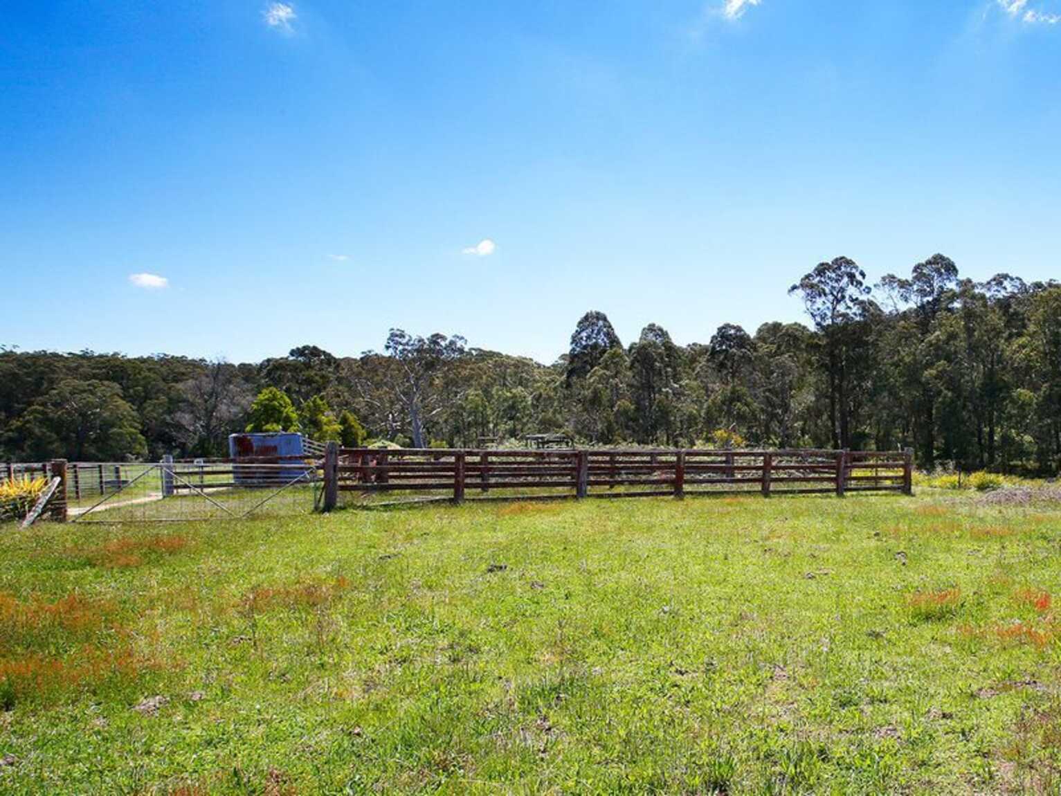 24 Shangri La Road Bundanoon