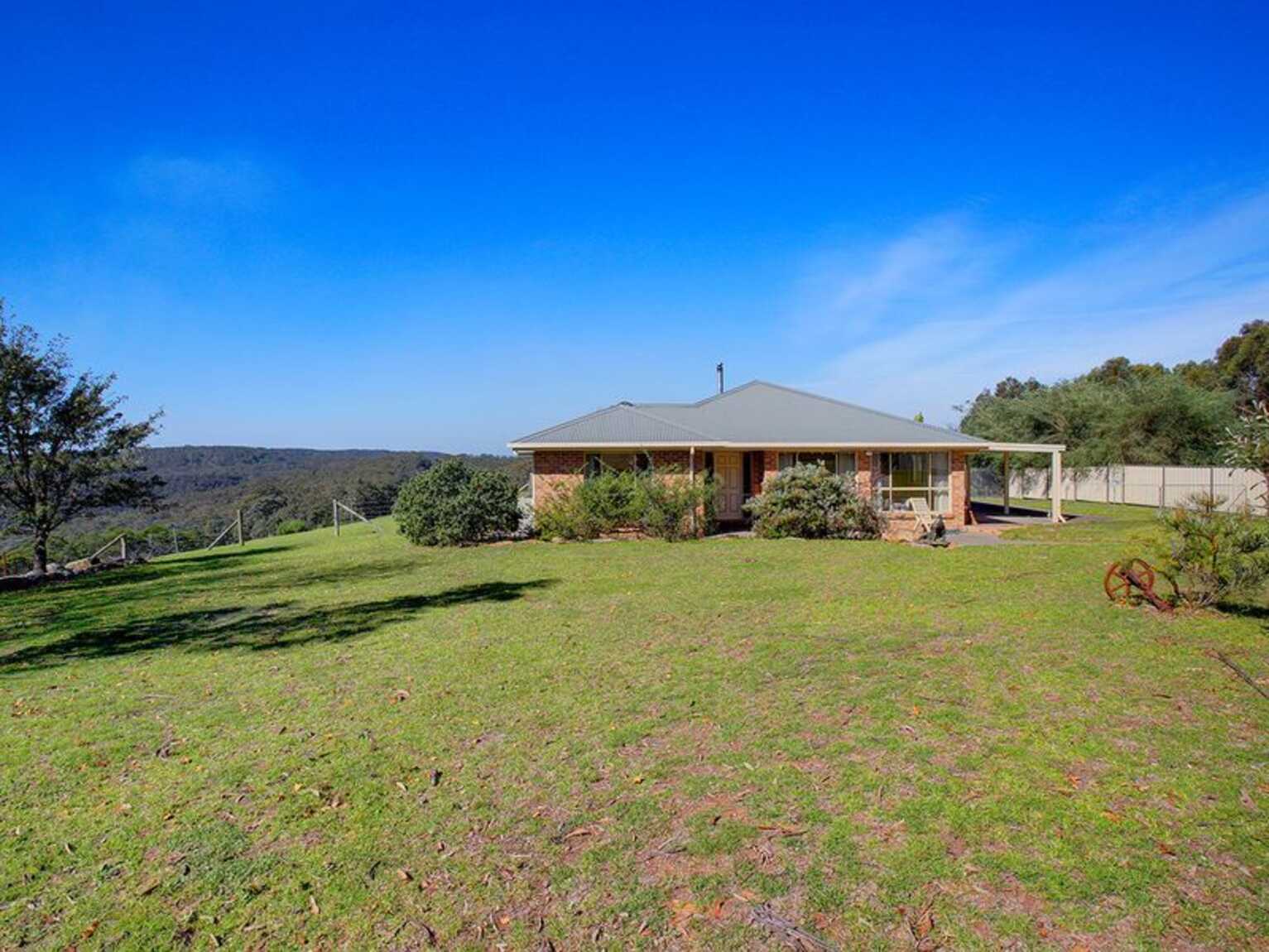 1669 Caoura Road Tallong