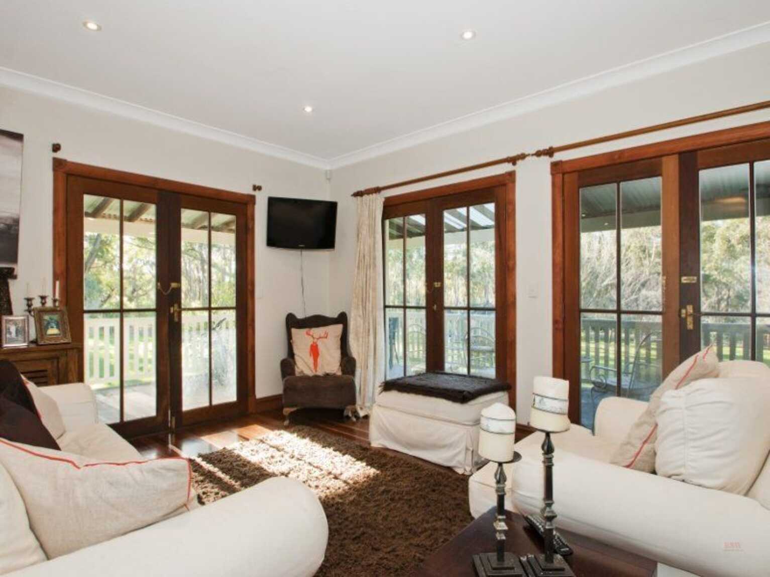90 Corrie Road Alpine