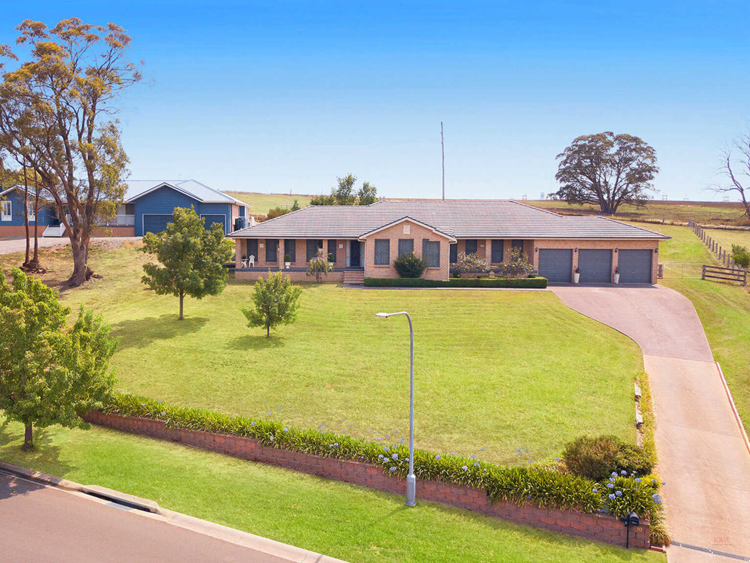 10 Windsor Crescent Moss Vale 10 Windsor Crescent Moss Vale