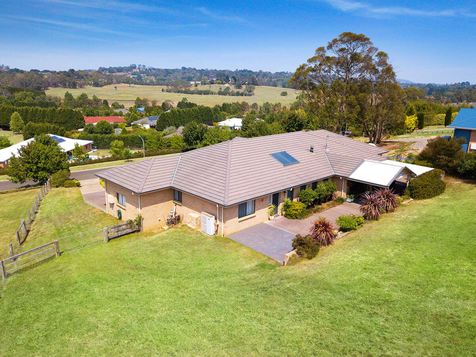 10 Windsor Crescent Moss Vale 10 Windsor Crescent Moss Vale