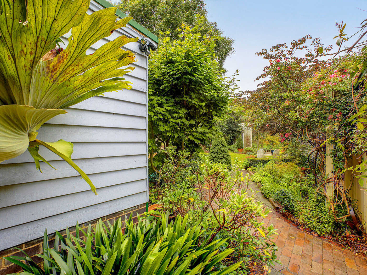 107 Railway Avenue Bundanoon 107 Railway Avenue Bundanoon