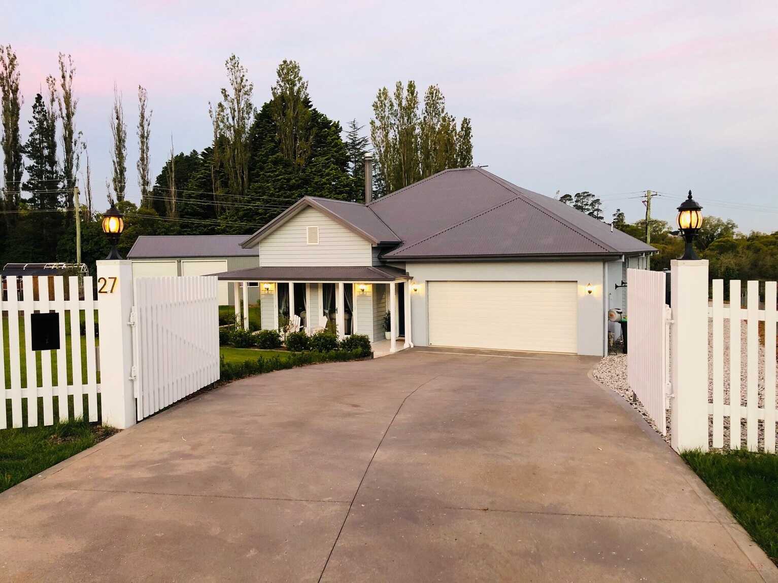 27 Torulosa Drive Moss Vale