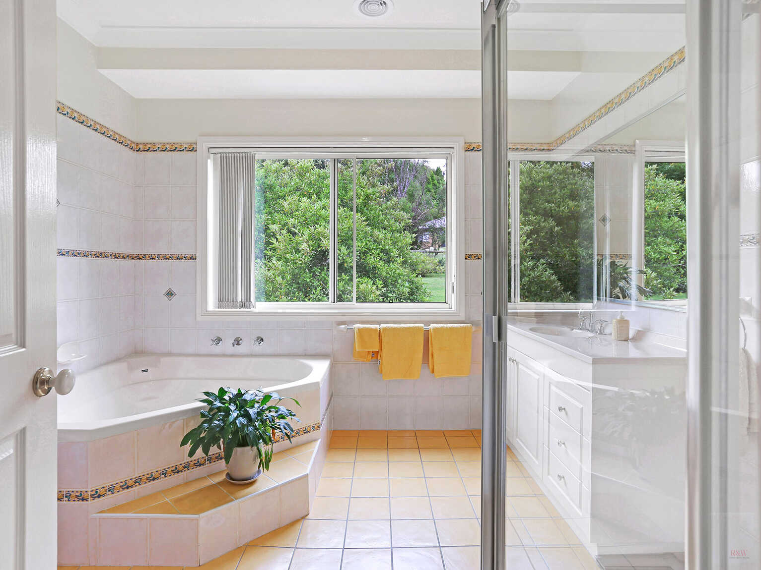20 Victor Crescent Moss Vale
