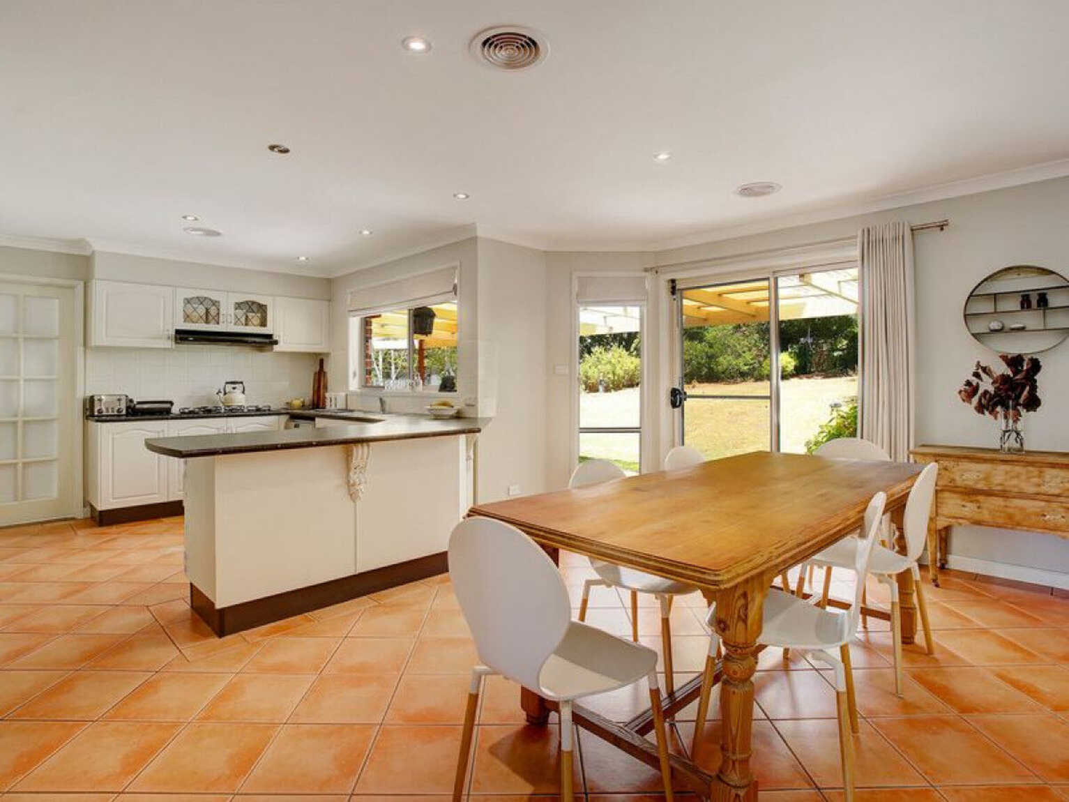 2 Hampton Crt Moss Vale