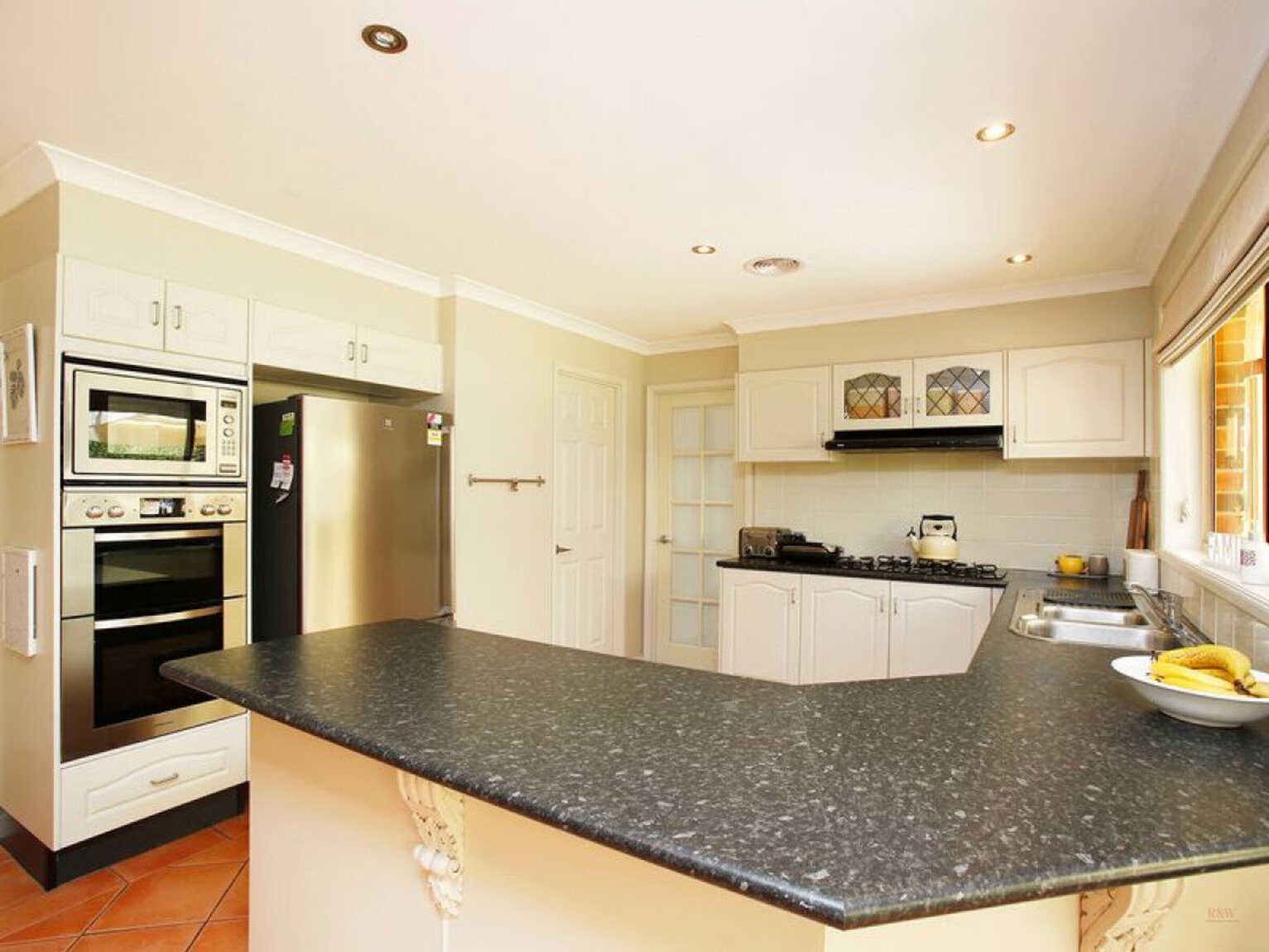 2 Hampton Crt Moss Vale