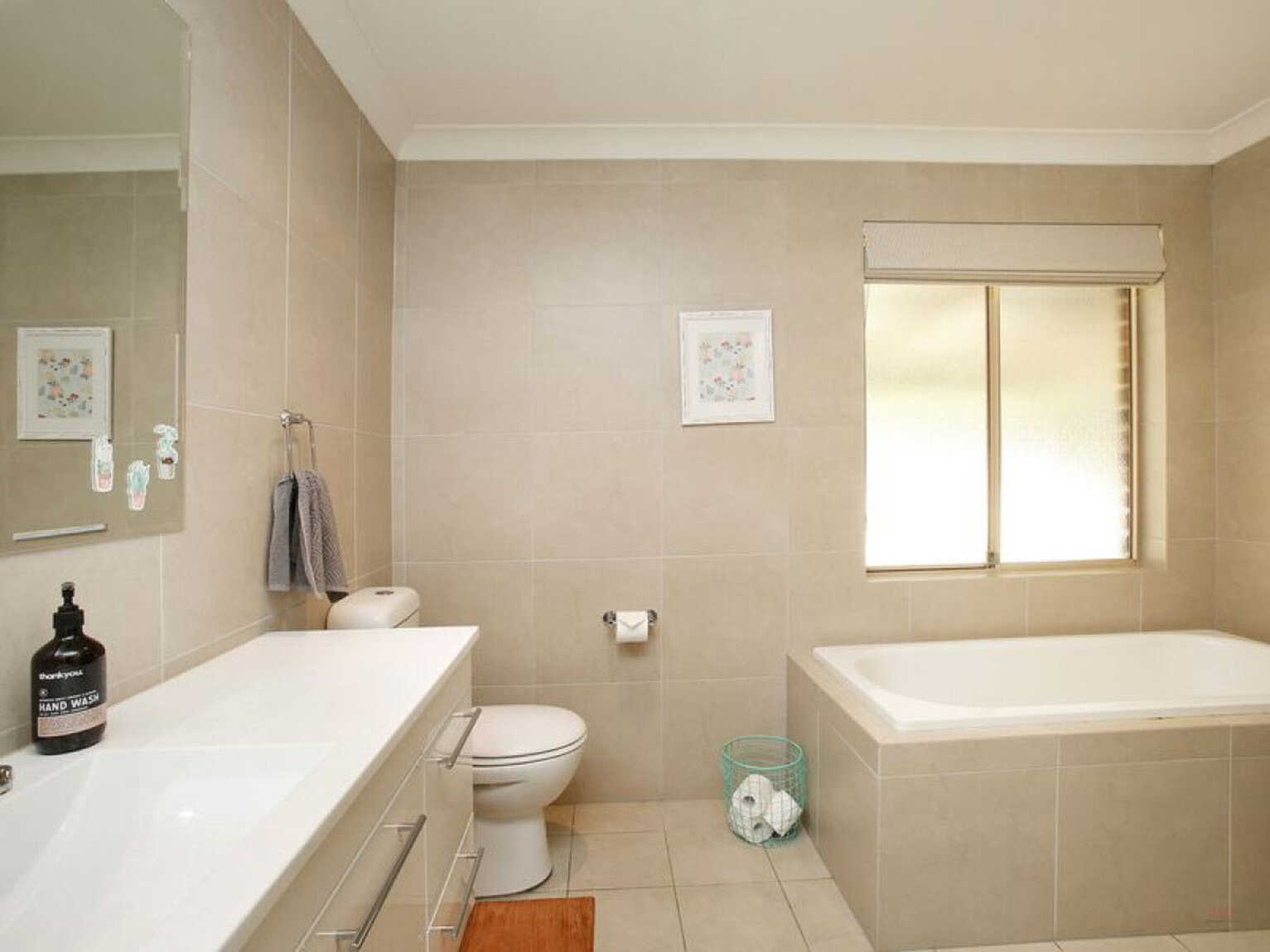 2 Hampton Crt Moss Vale