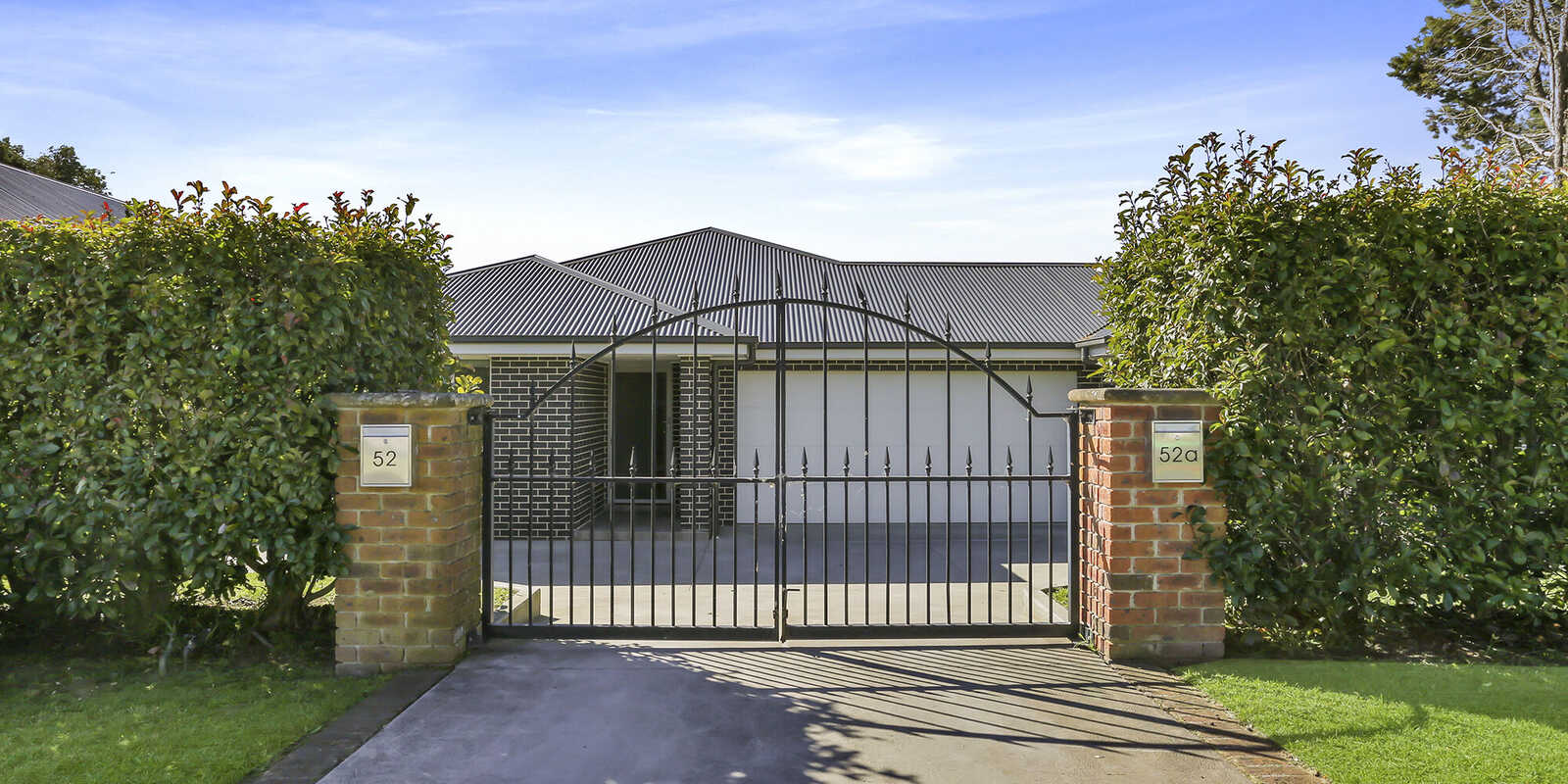 52 & 52a Yarrawa Street Moss Vale