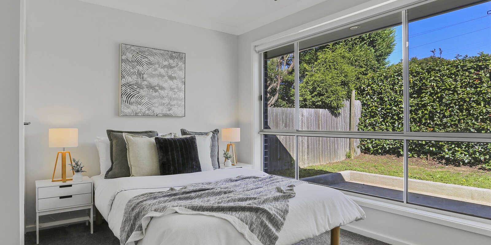 52 & 52a Yarrawa Street Moss Vale
