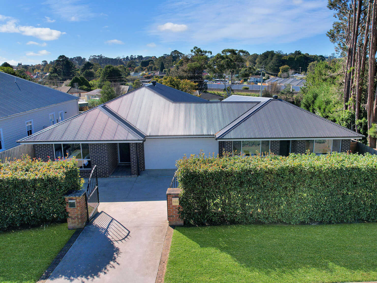 52 & 52a Yarrawa Street Moss Vale