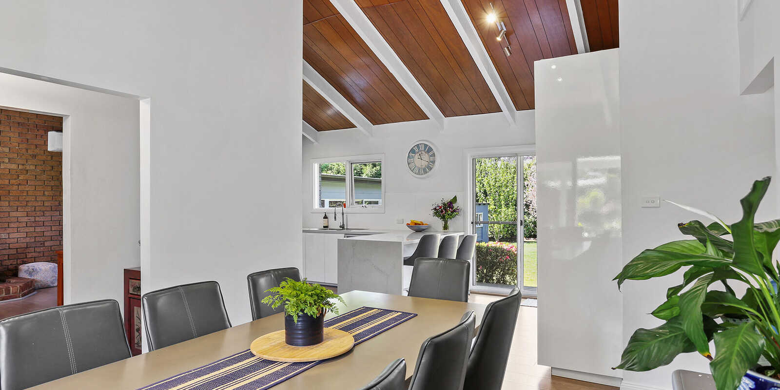 147 Railway Avenue Bundanoon 147 Railway Avenue Bundanoon