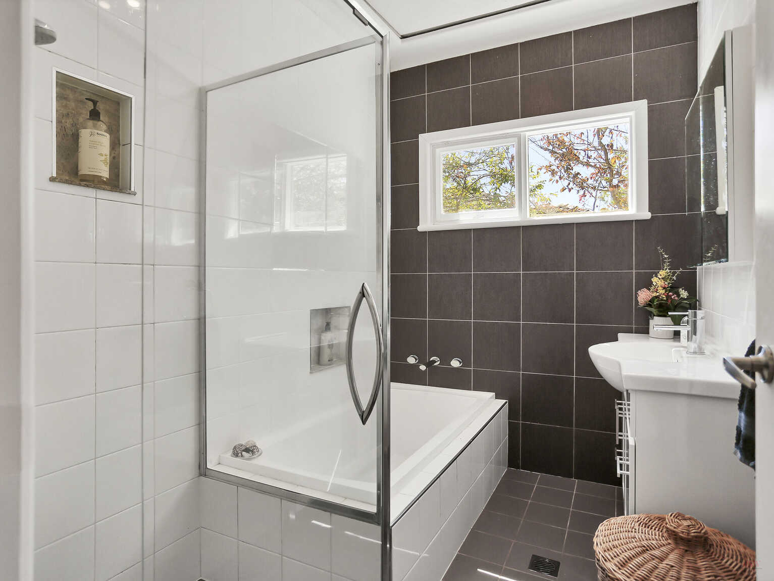 2a Pine Street Moss Vale