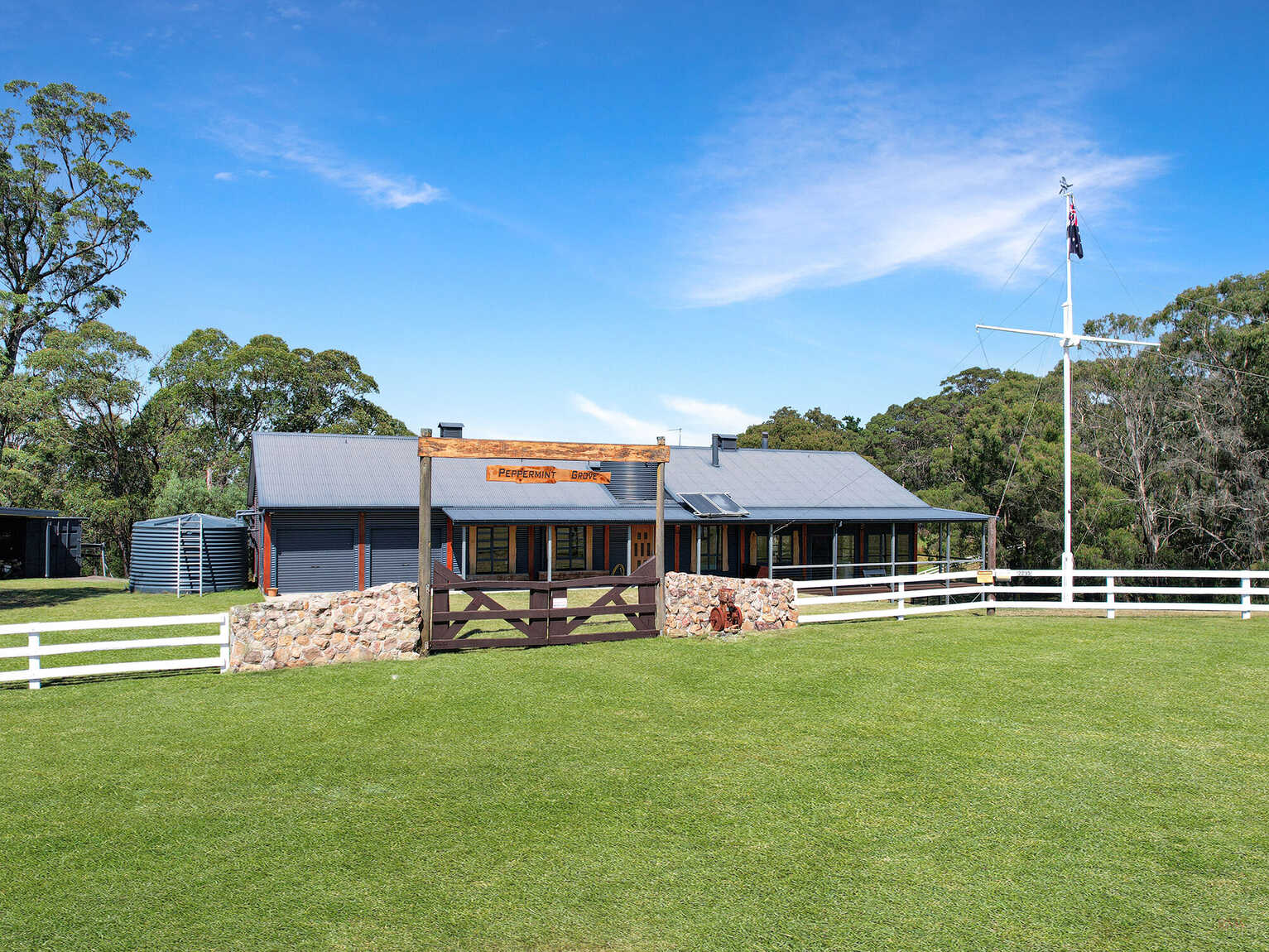2295 Tugalong Road Canyonleigh