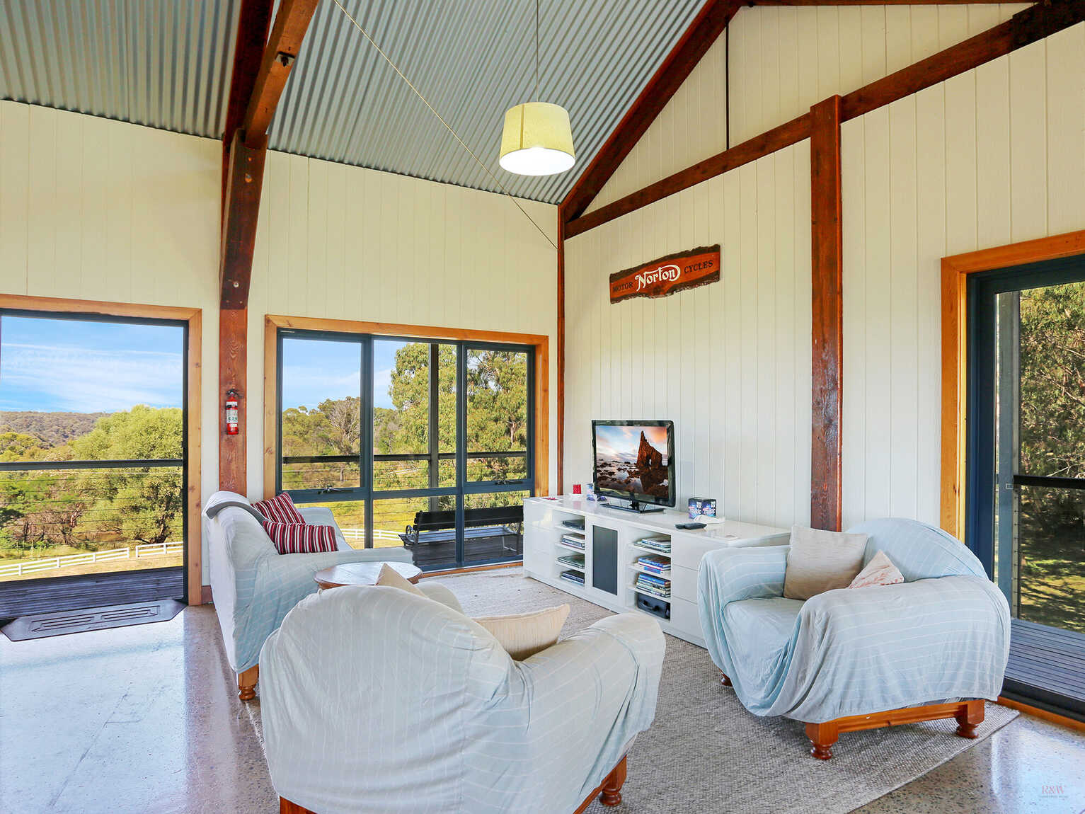 2295 Tugalong Road Canyonleigh