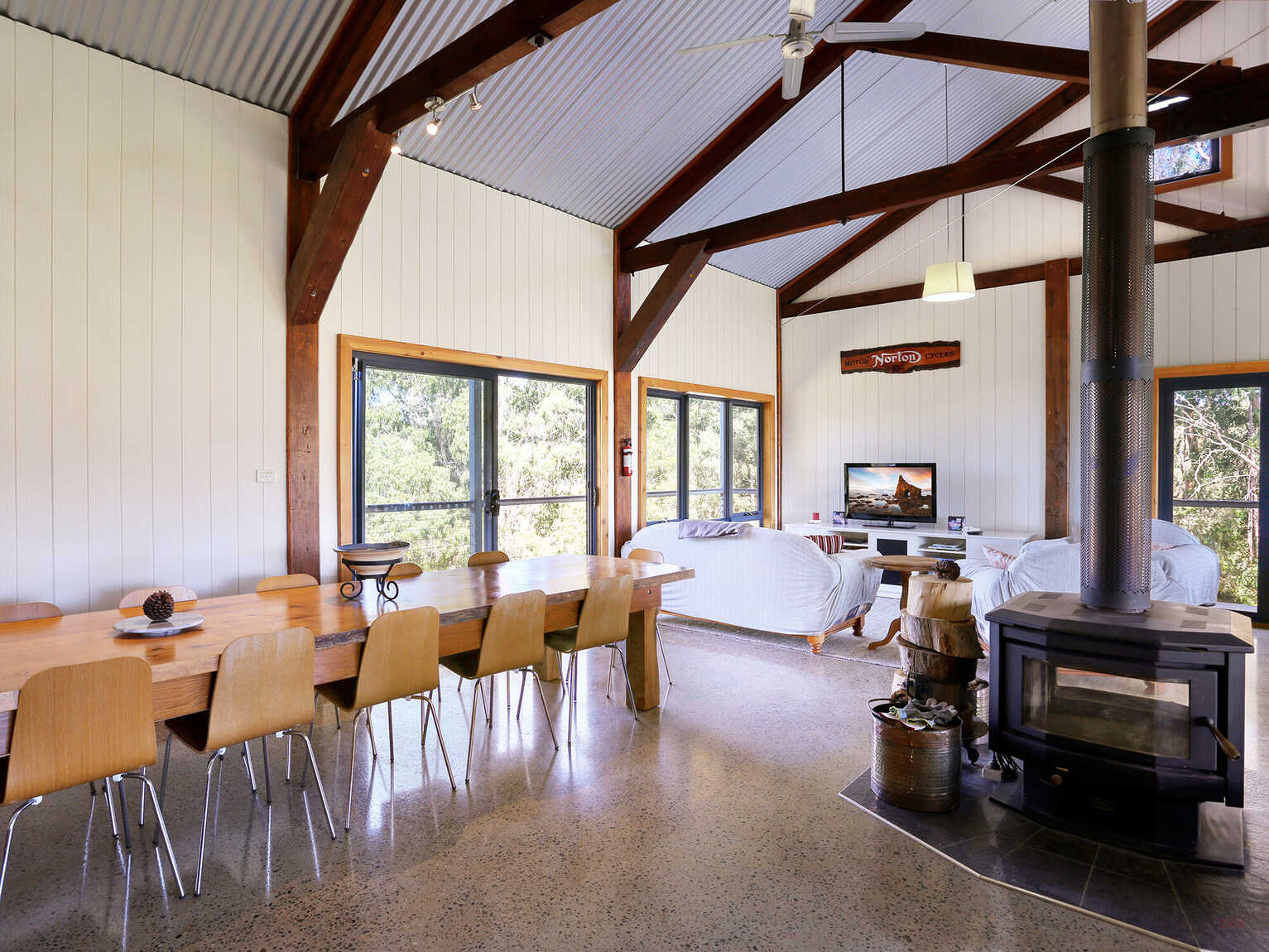 2295 Tugalong Road Canyonleigh