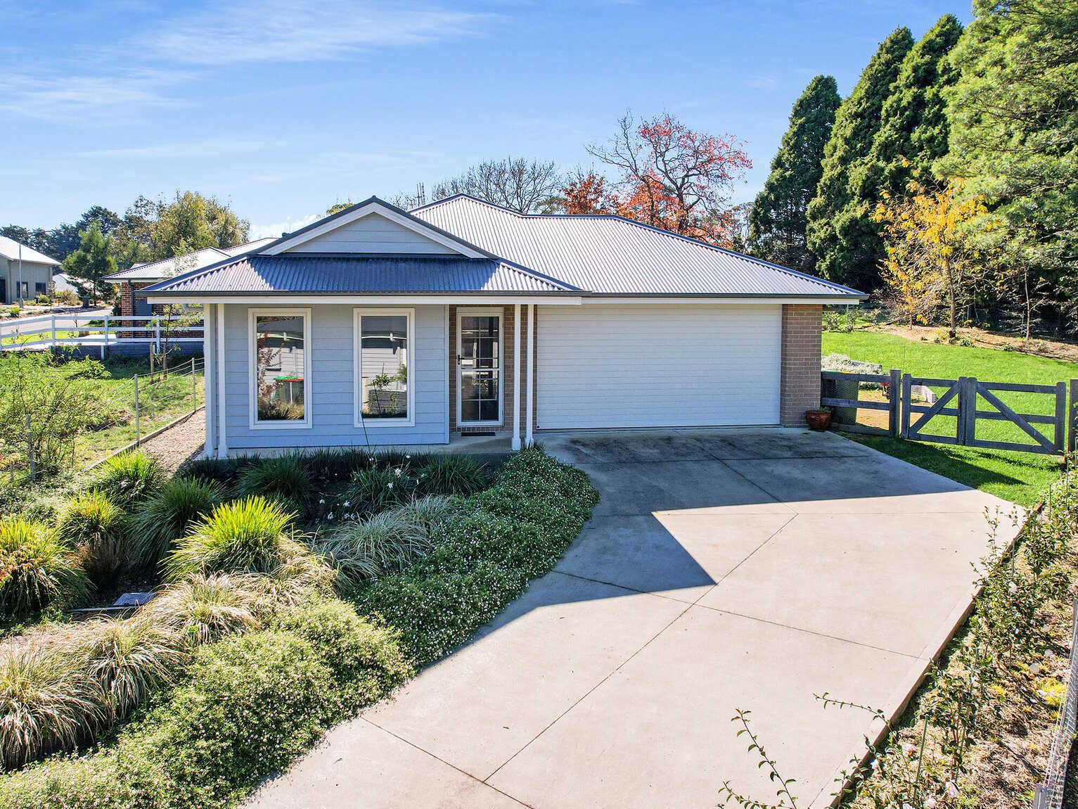 6 Lochinvar Drive Bundanoon