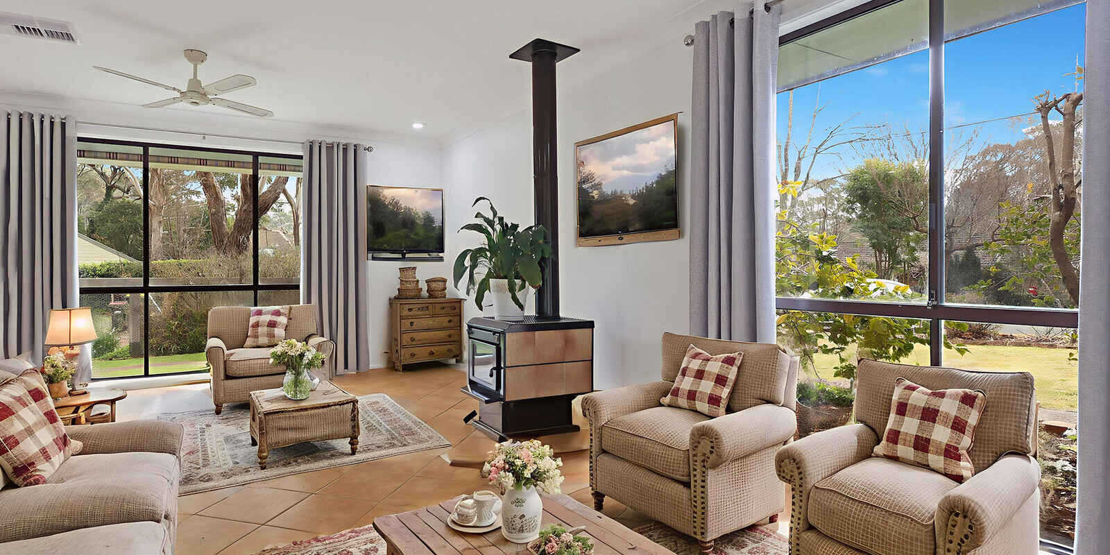 4 Bindar Crescent Bundanoon
