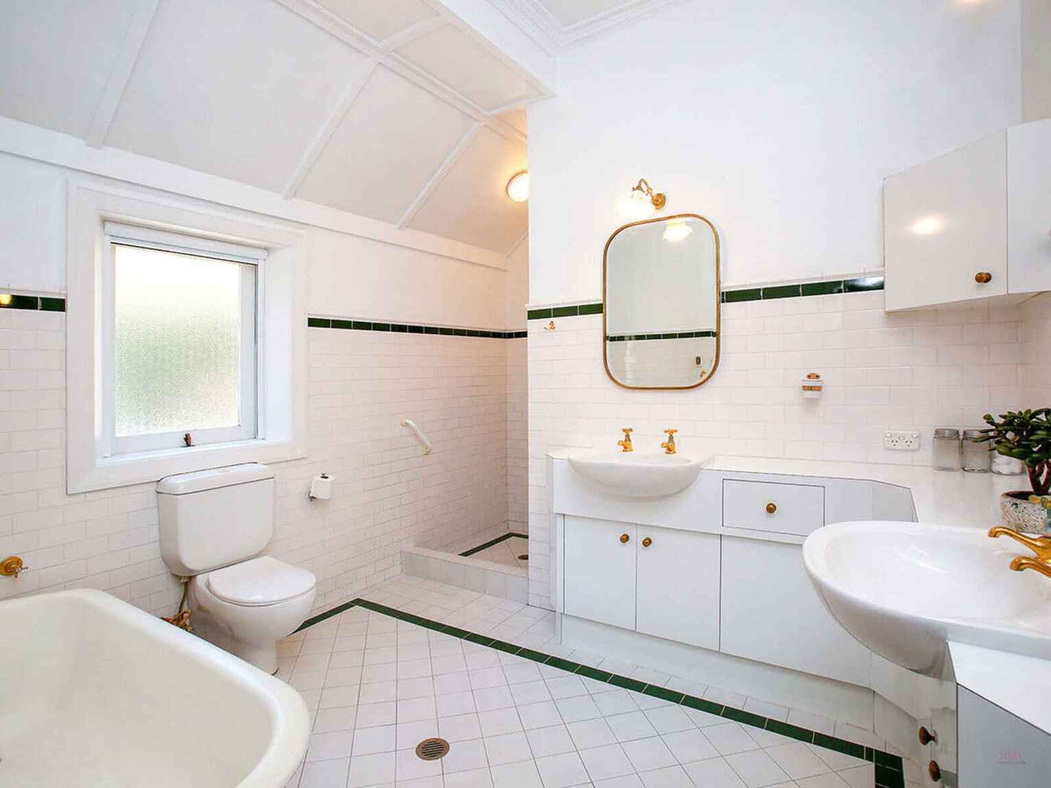 31-33 Robertson Road Moss Vale