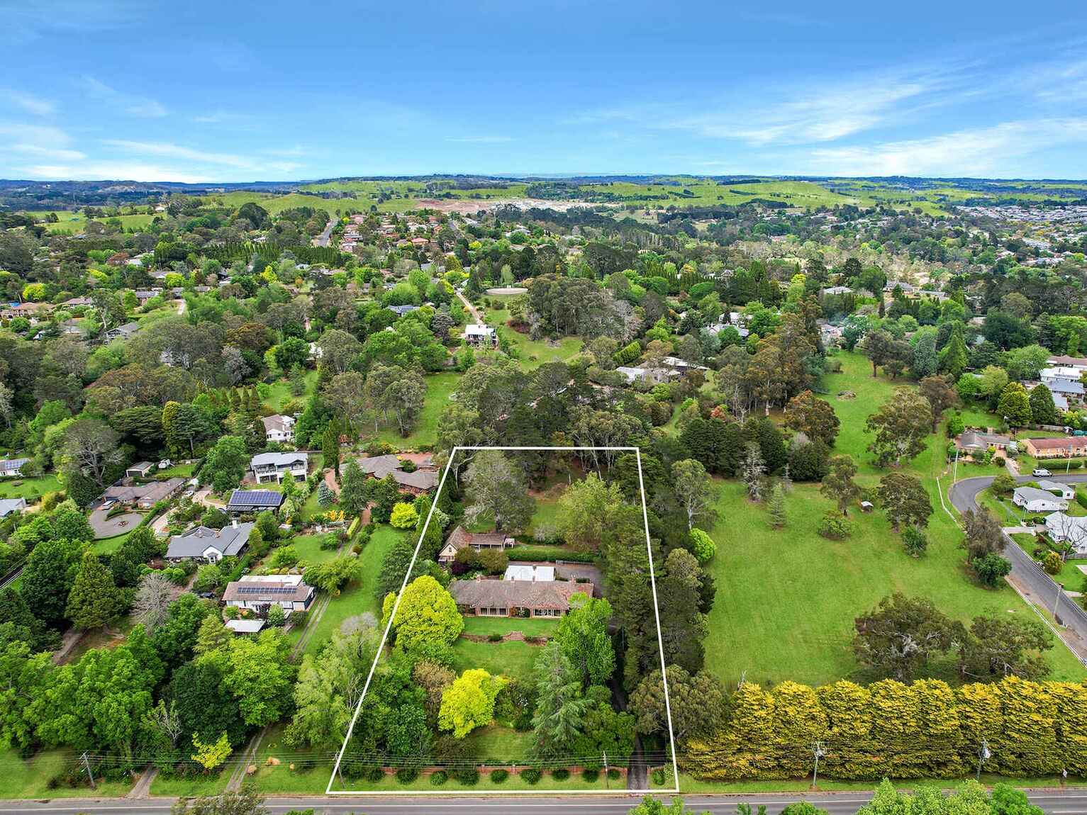31-33 Robertson Road Moss Vale