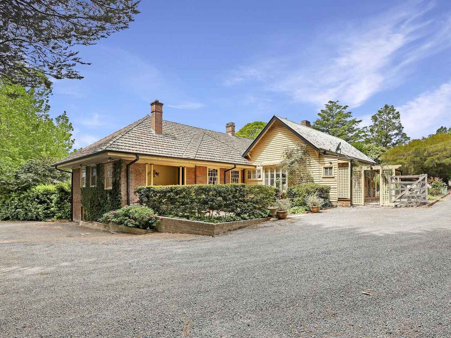 31-33 Robertson Road Moss Vale