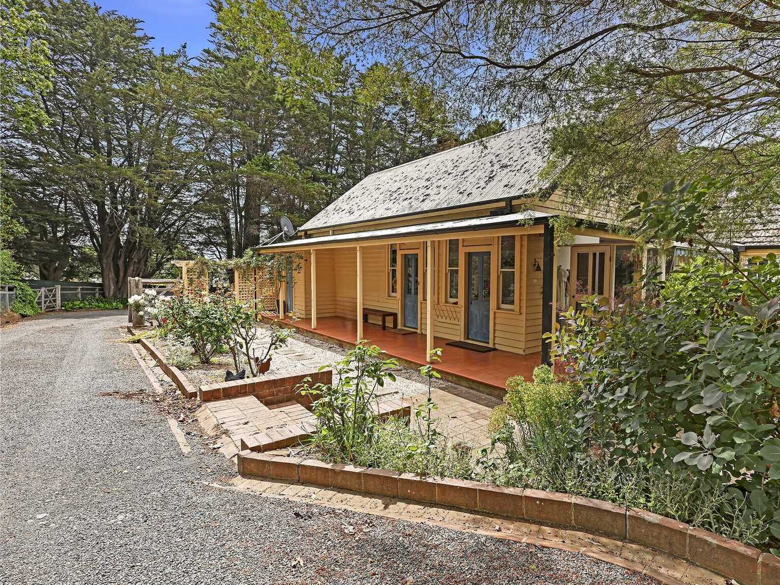 31-33 Robertson Road Moss Vale