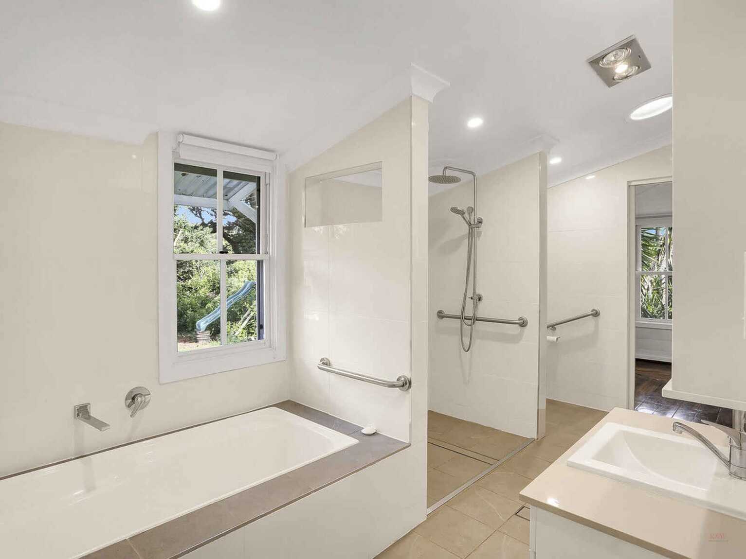 3 Main Street Robertson