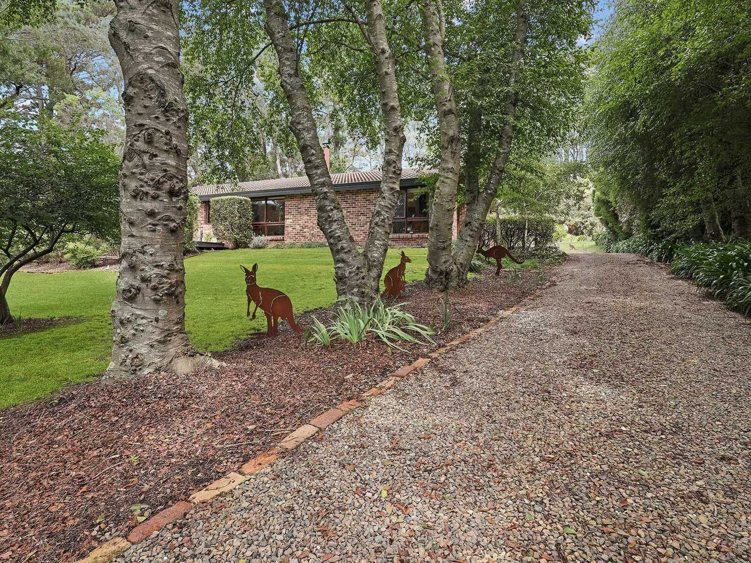 9 Farnborough Drive Moss Vale