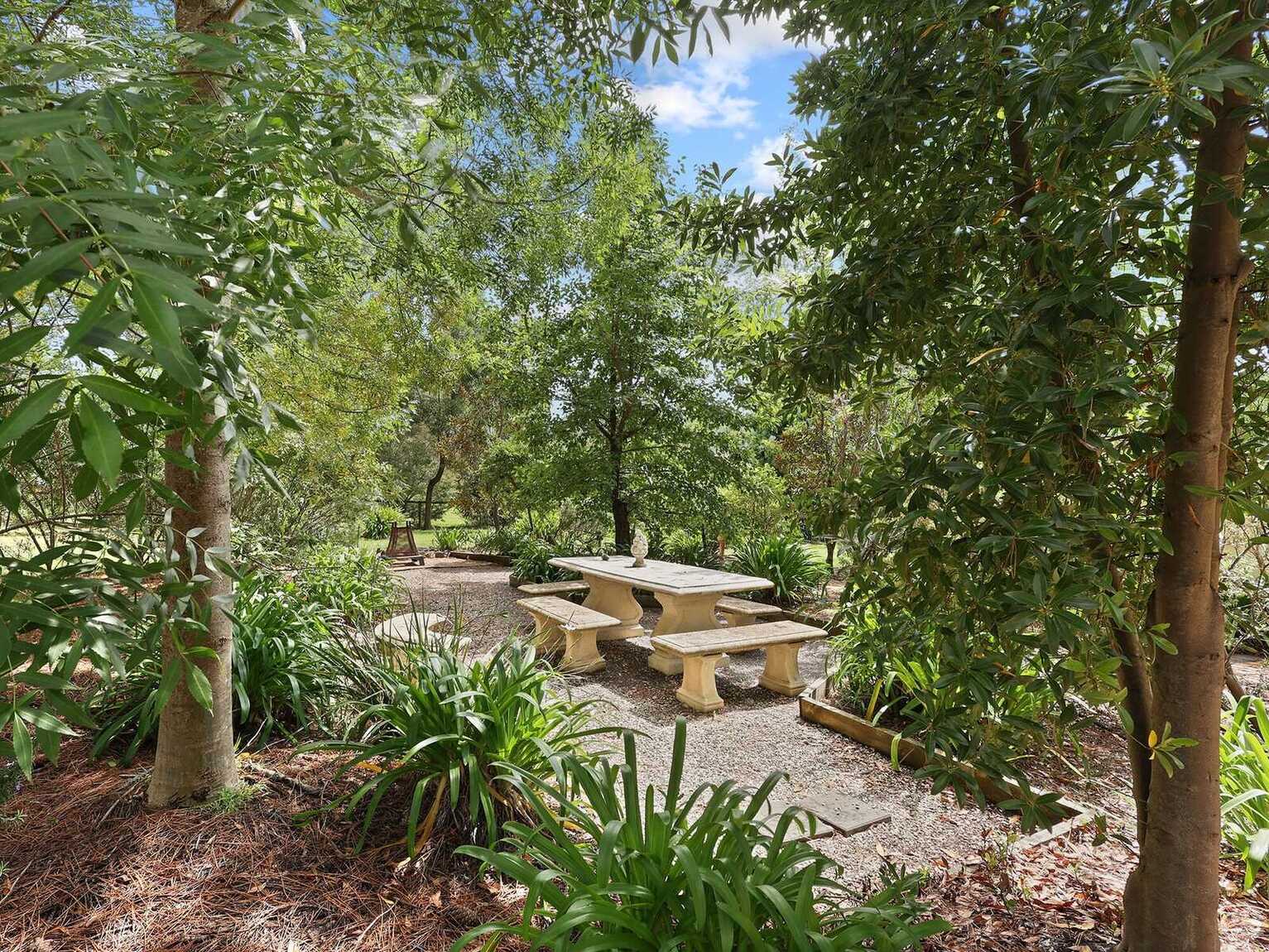 9 Farnborough Drive Moss Vale