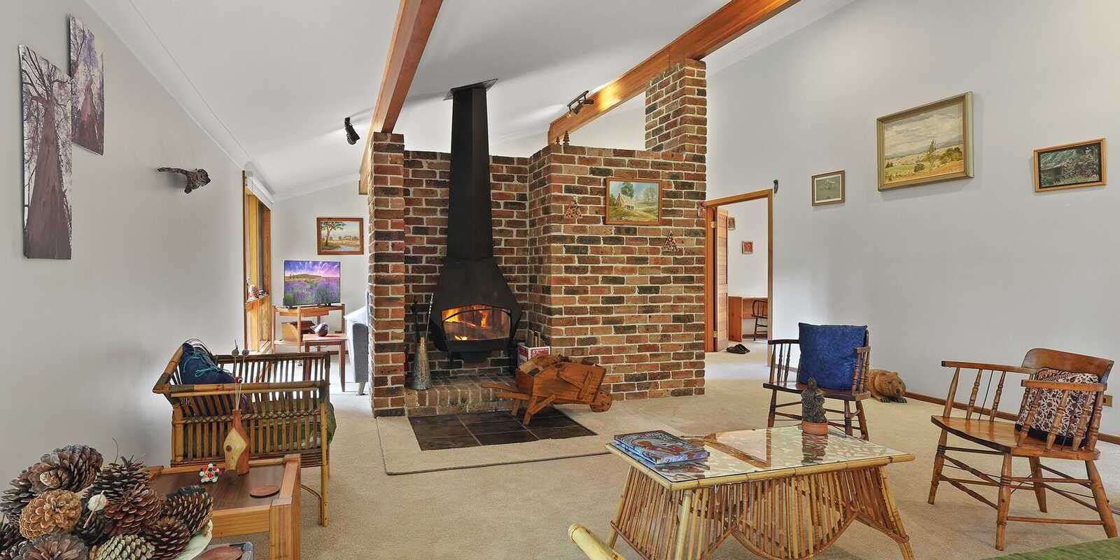 9 Farnborough Drive Moss Vale