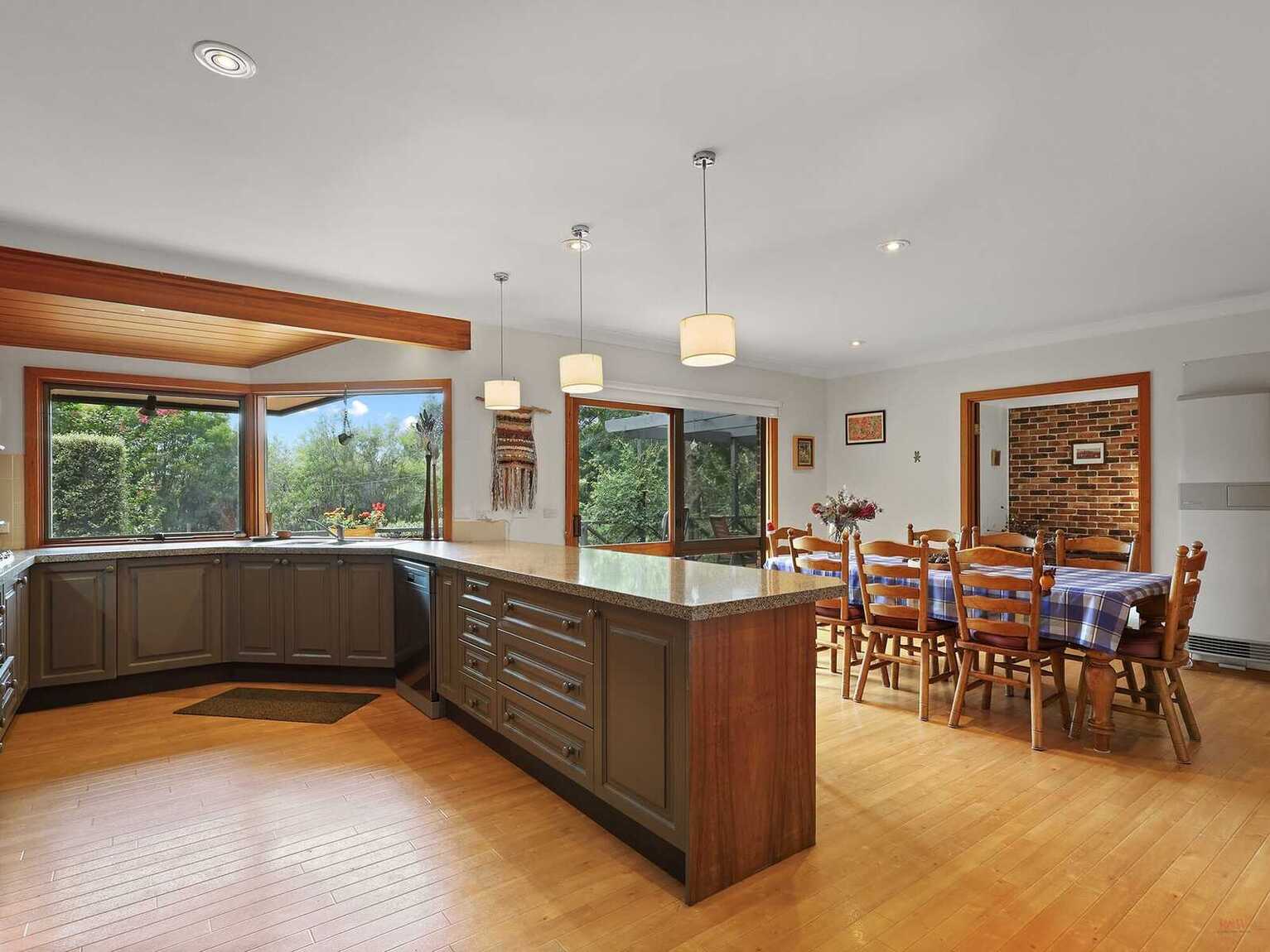 9 Farnborough Drive Moss Vale