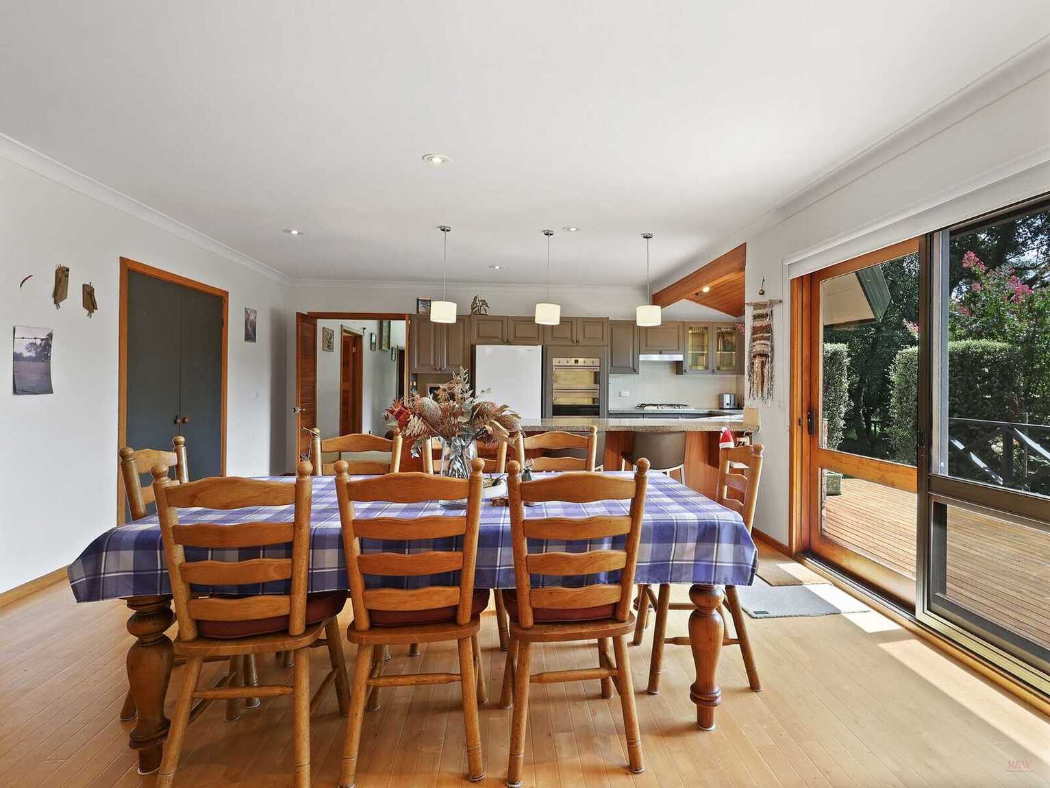 9 Farnborough Drive Moss Vale