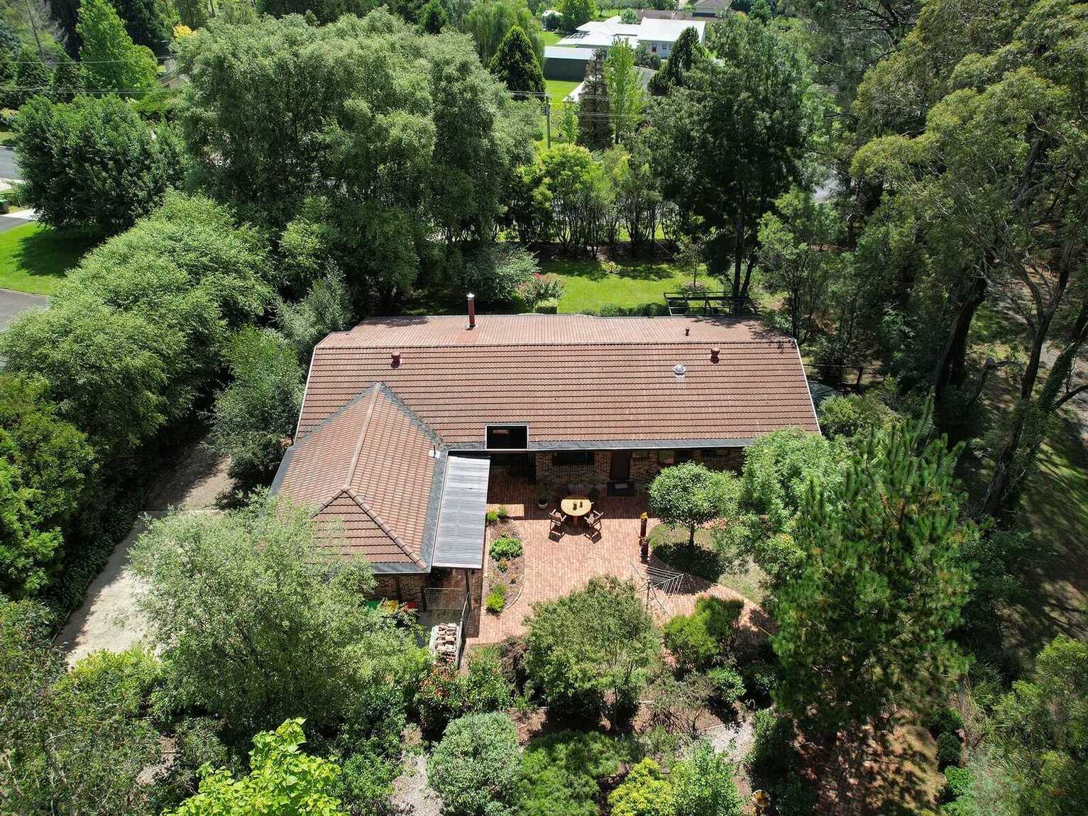 9 Farnborough Drive Moss Vale