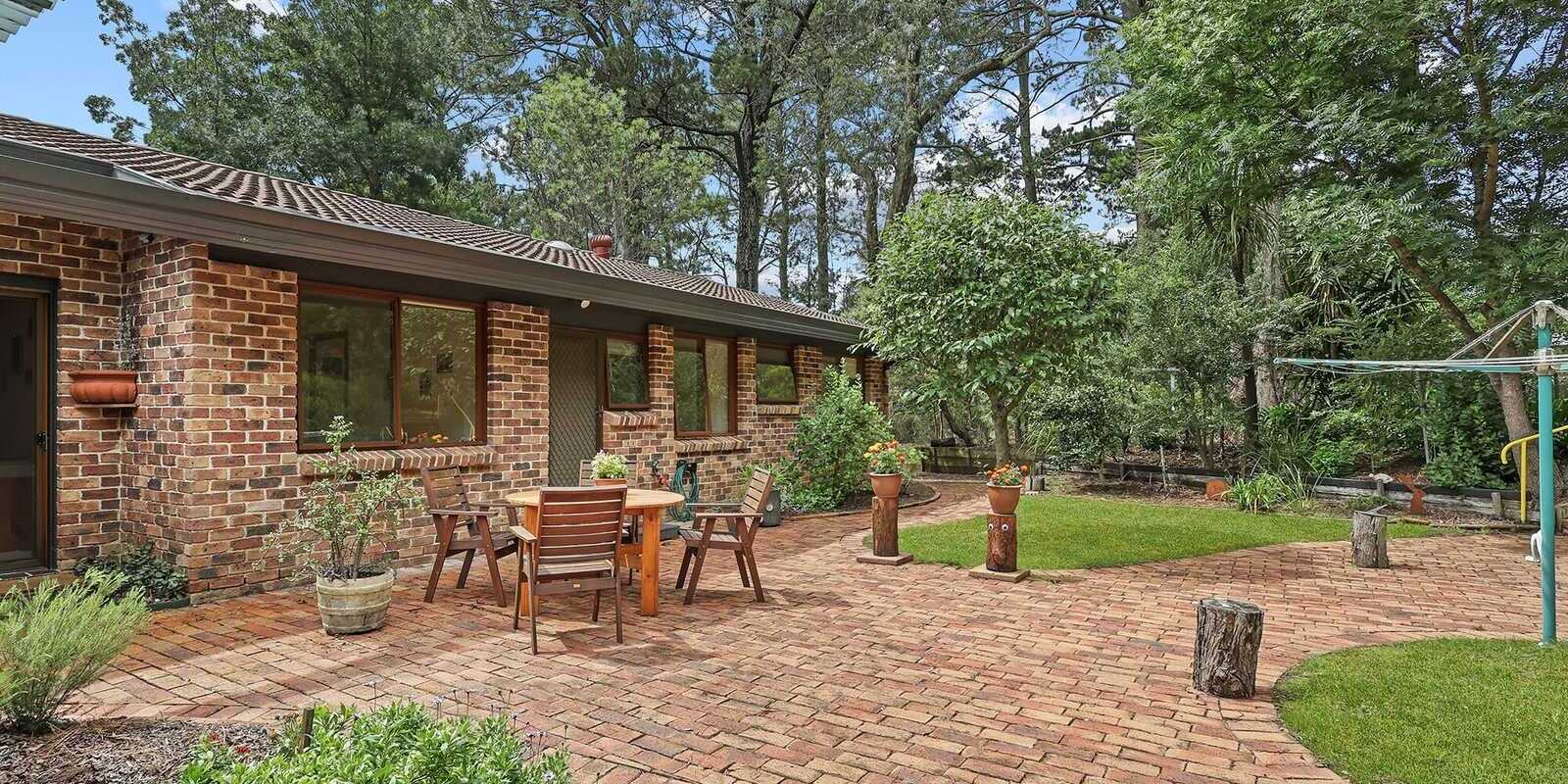 9 Farnborough Drive Moss Vale