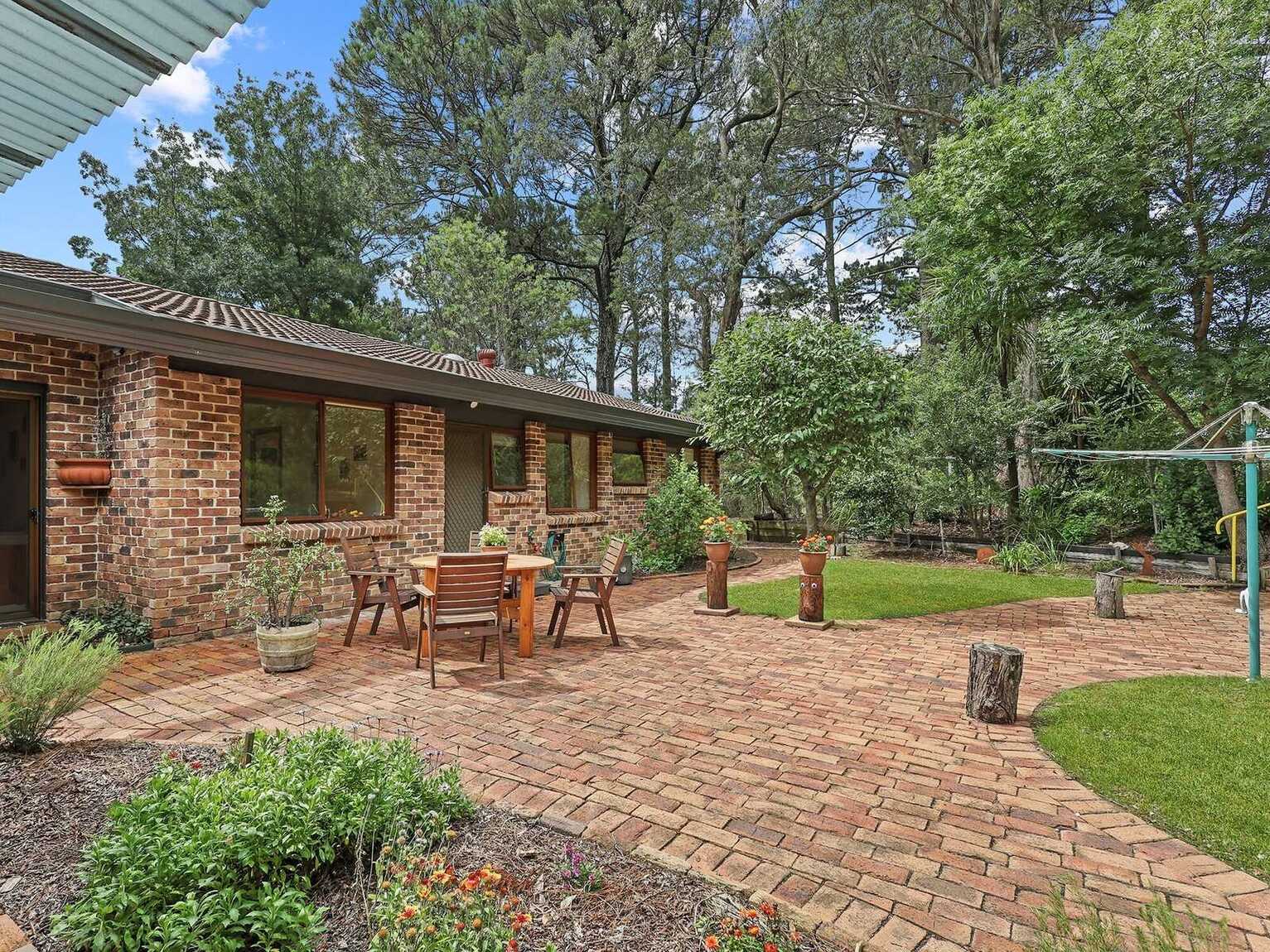 9 Farnborough Drive Moss Vale