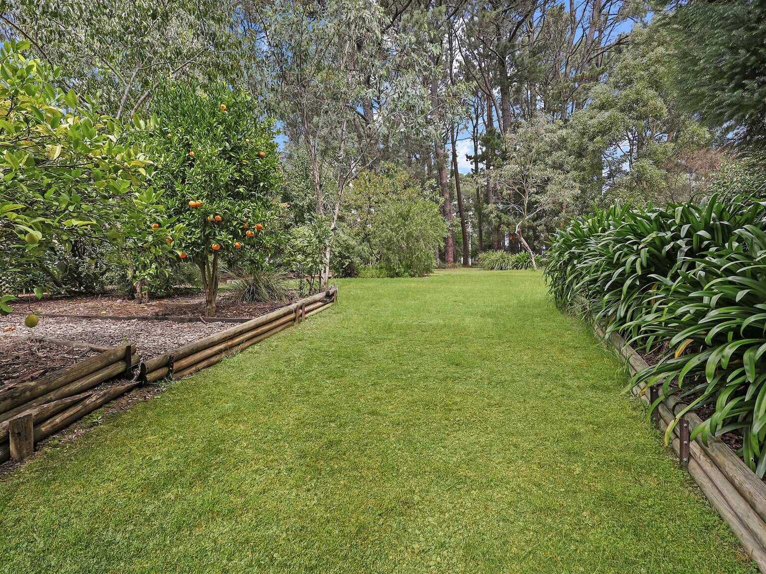 9 Farnborough Drive Moss Vale
